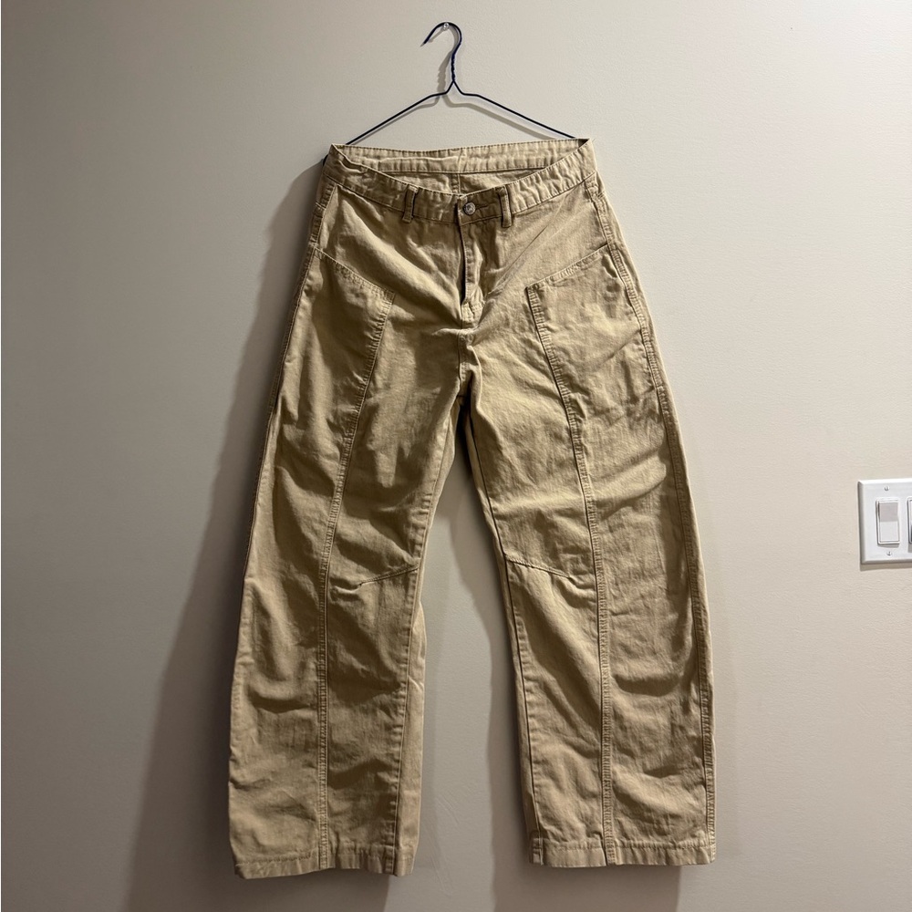 Tan linen barrel trousers with a relaxed fit #linenpants #summer